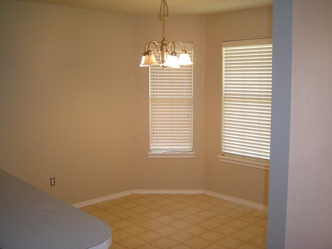 Photo - 6542 86th St