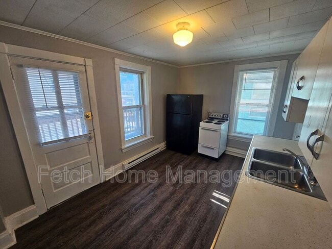 Photo - 2534 Derry St