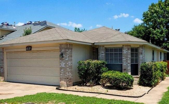 Photo - 8137 Huddleston Ln
