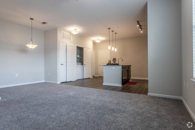 1 BR, 1 BA - 751 SF