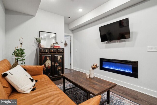 Photo - 818 N 16th St Unit 2