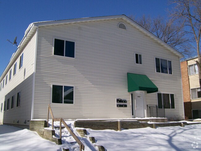 Photo - 2616 Cedar Ave S