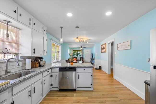 Photo - 4511 Avenue Q