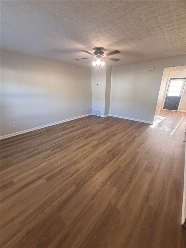 Photo - 959 Potter Ave
