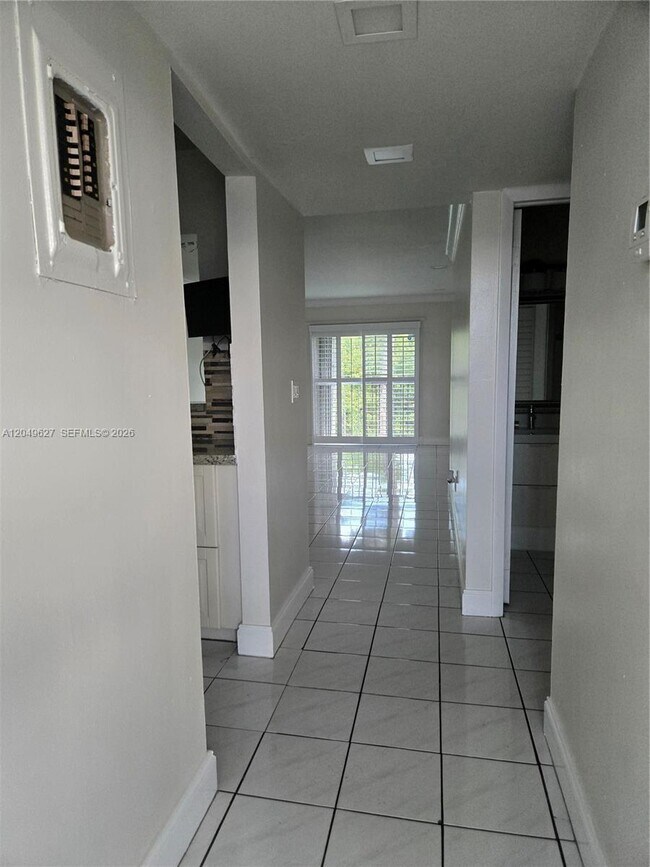 Building Photo - 7970 SW 152nd Ave Unit 204