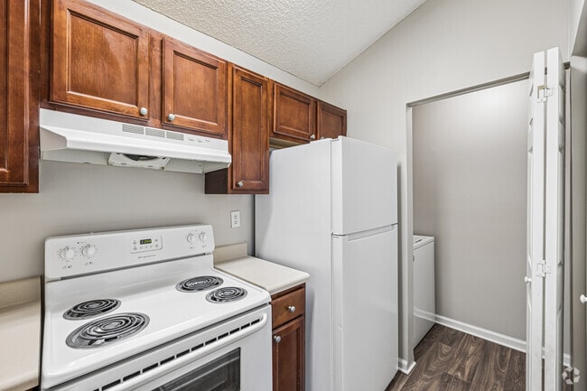 Savannah - 1BR, 1BA - 750SF - Laundry Room