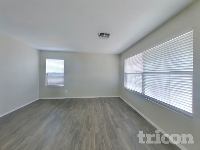 Photo - 3326 W St Anne Ave