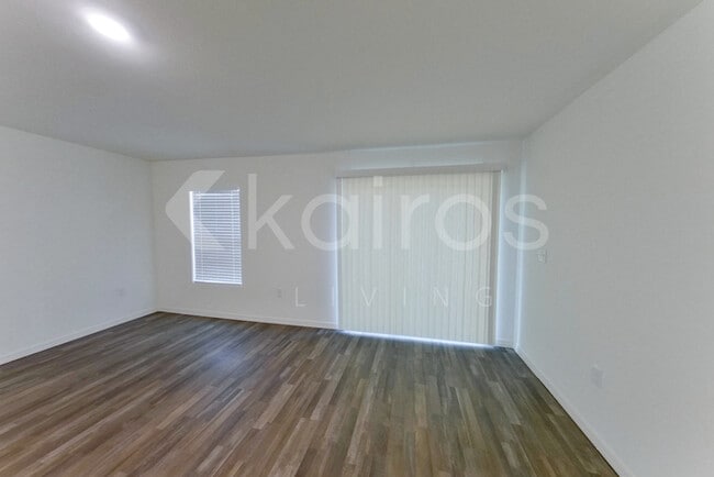 Photo - 466 Norwood Ave S