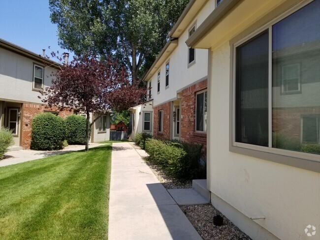 Building Photo - 909 44th Avenue Ct Rental