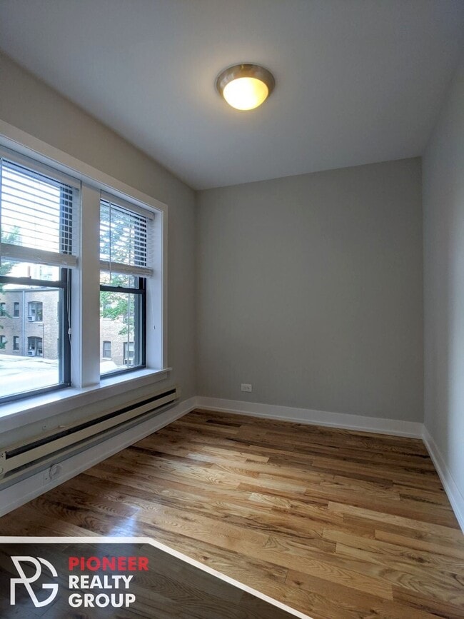 Photo - 556 W Arlington Pl Unit 2