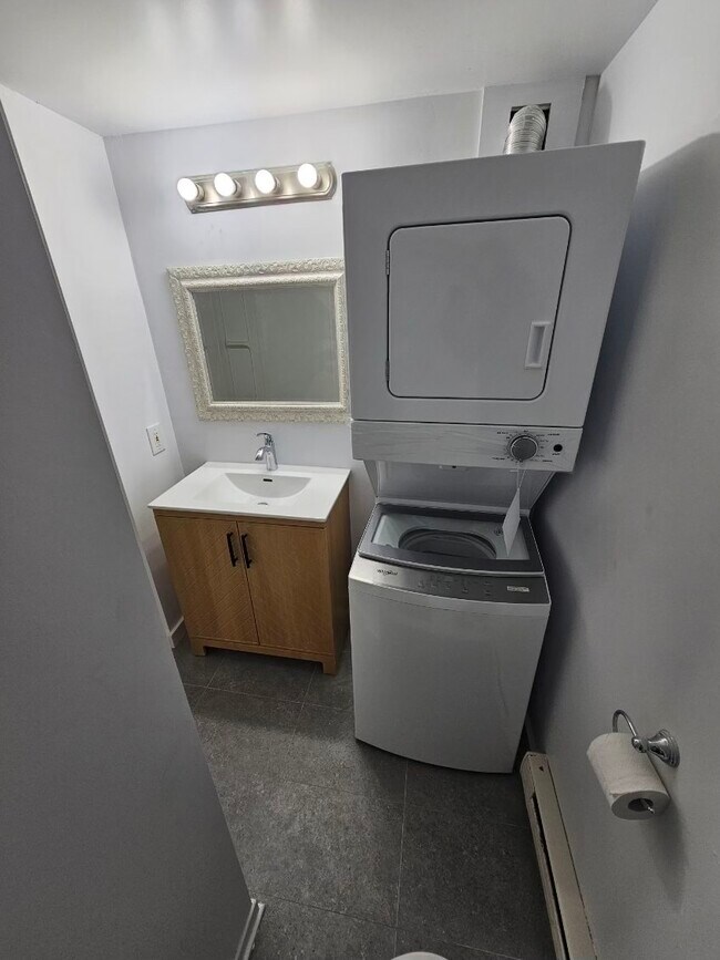 Photo - 10437 Rue Principale Unit 2