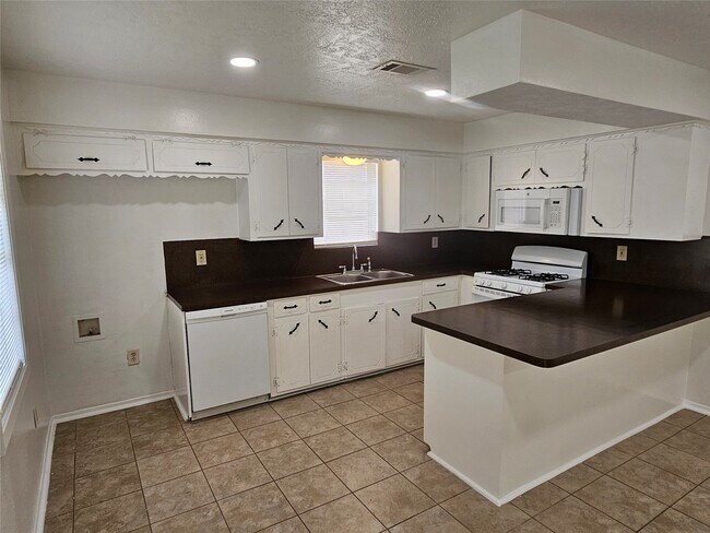 Photo - 4214 Ember Ln