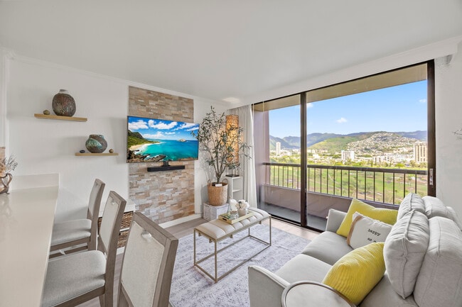 Photo - 320 Lili?uokalani Ave