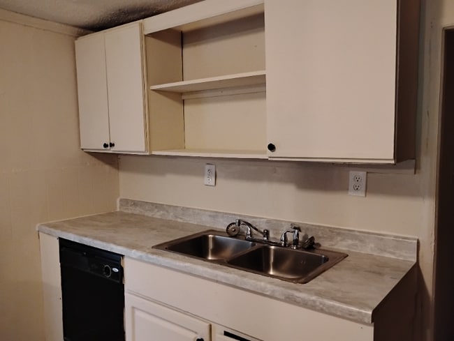 Photo - 123 Lucille Rd