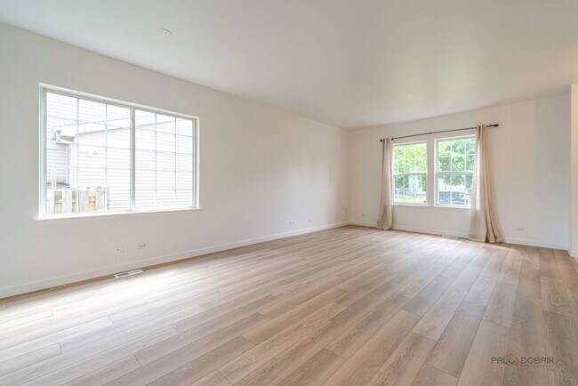 Photo - 178 W Hampton Dr