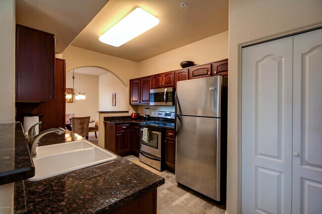 2550 E River Rd Unit 18206