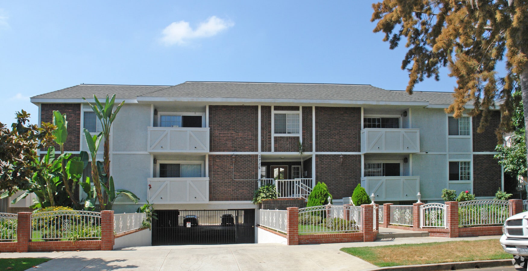 Photo - 3725 S Canfield Ave