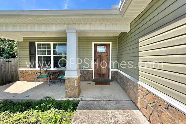 Photo - 454 Eisenhower Dr