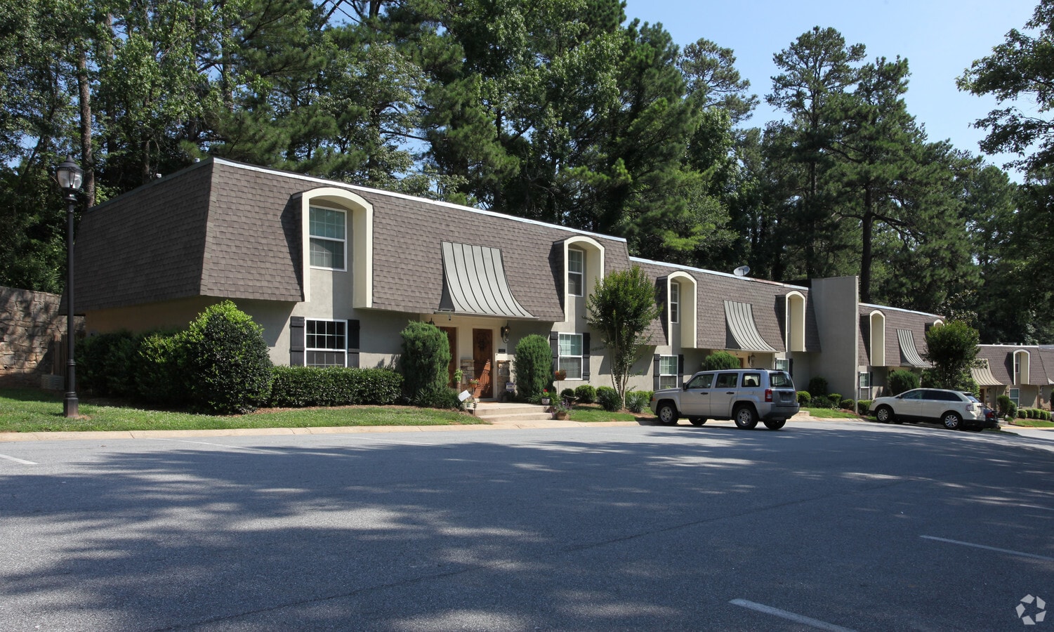 Photo - Chateau Dunwoody Apartments
