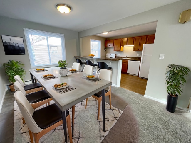 Staged Dining Room - 14 Pierce Ave Unit E1