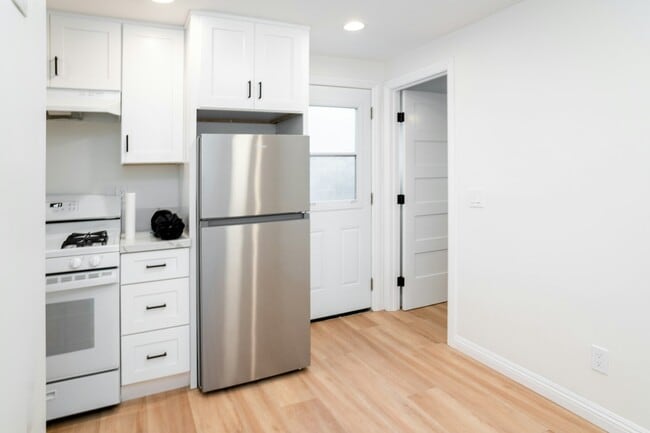 Photo - 3732 Cowley Way