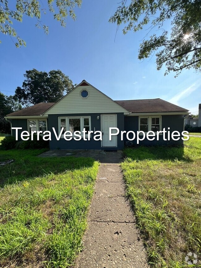 Building Photo - 4 Bed Single Family house in Glassboro!