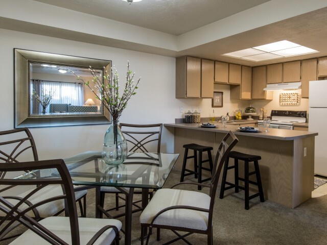 Building Photo - Wingpointe Rental