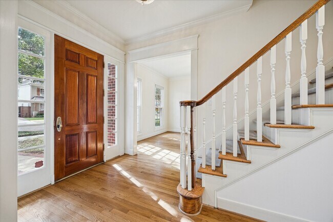 Photo - 4230 Byron St