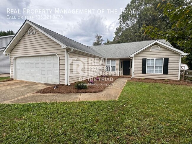 NW Greensboro One Level w/ 2-car garage up... - NW Greensboro One Level w/ 2-car garage up... Casa