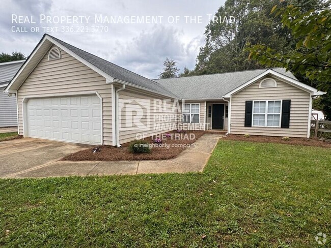 Building Photo - NW Greensboro One Level w/ 2-car garage up... Rental