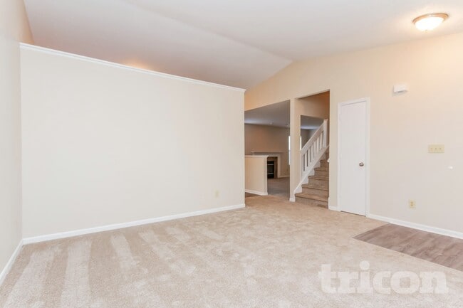Photo - 6453 Townsend Way