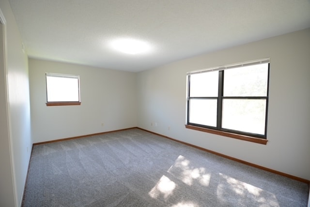 Building Photo - 1023 NE Lindsay Ave Unit C Rental