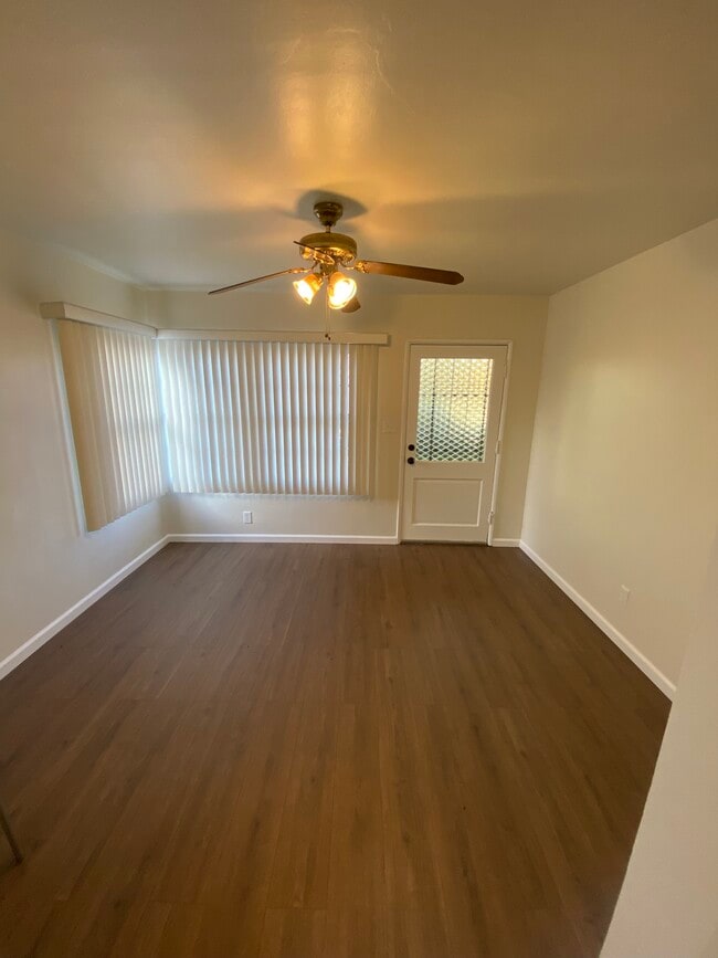 Living Room - 1924 E Poinsettia St Unit 1