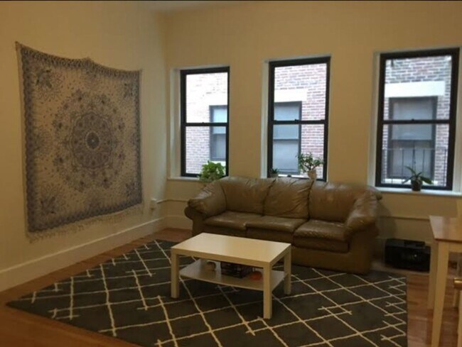 Spacious 2 Bed Seconds From Fenway Area Sc... - Spacious 2 Bed Seconds From Fenway Area Sc... Condo