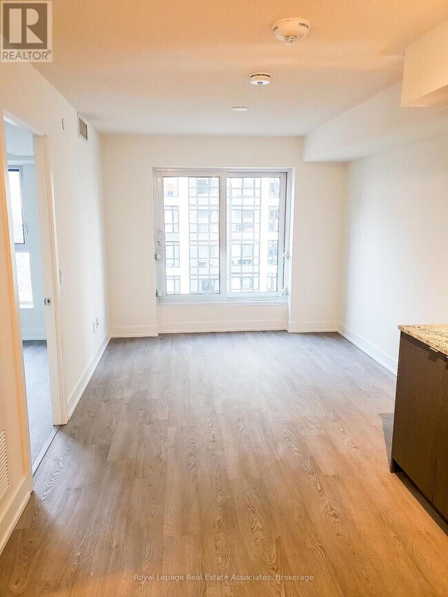 Photo - 9 Mabelle Ave Unité 2820