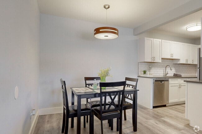 2BR, 1.5BA - 890SF - Dinning Room