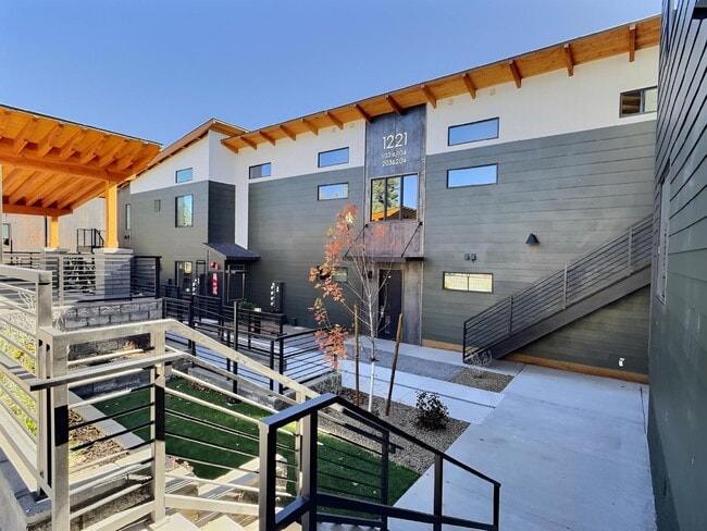 Photo - 1221 East Emma Drive