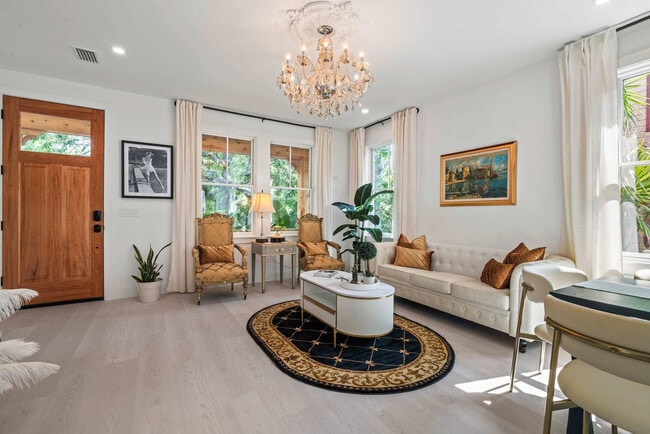 Photo - 28 W Castillo Dr Unidad ID1281929P