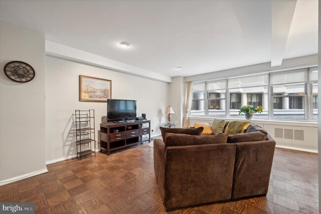 Photo - 220 W Rittenhouse Square Unit 4F