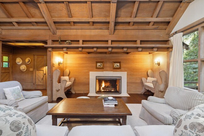 Photo - 224 Cascade Dr