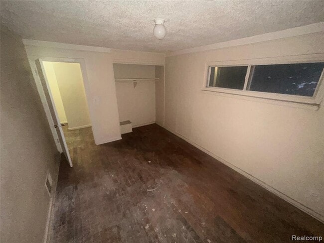 Photo - 32048 Cheboygan Ct