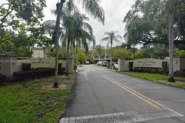 Building Photo - 9301 SW 92nd Ave Unit 219C
