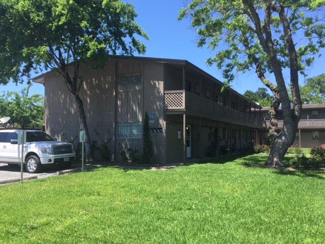 Photo - Inverness Gardens