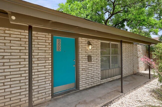Photo - 8600 Hathaway Dr