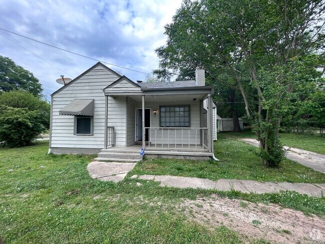 Building Photo - 1753 Cherry Ave Rental