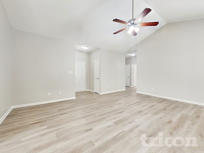 Photo - 309 Patrick Ave SW