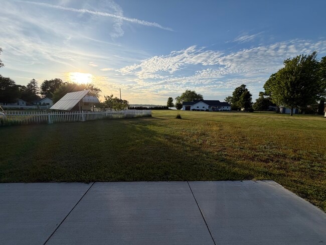 Photo - 916 Sunnyside Dr