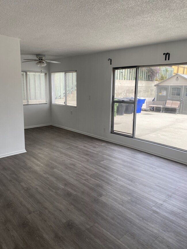 Dining and Livingroom - 512 Bay St Unit 3