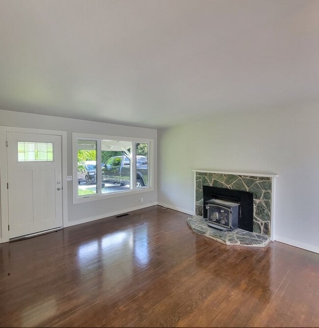 Photo - Rambler 3br / 1.5bath in Bow Lake of Seatac