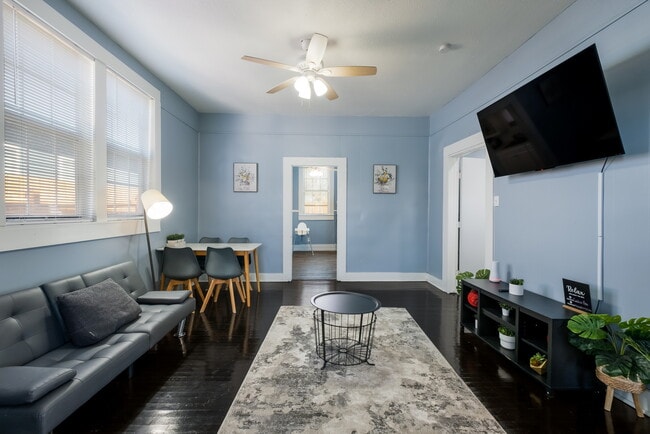 Photo - 226 S Hackberry St